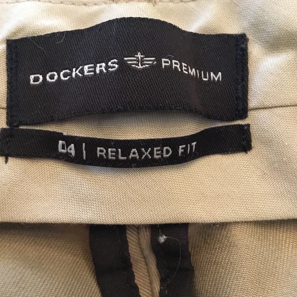 Dockers Men’s Relaxed Fit Khaki Pants Size 36/29